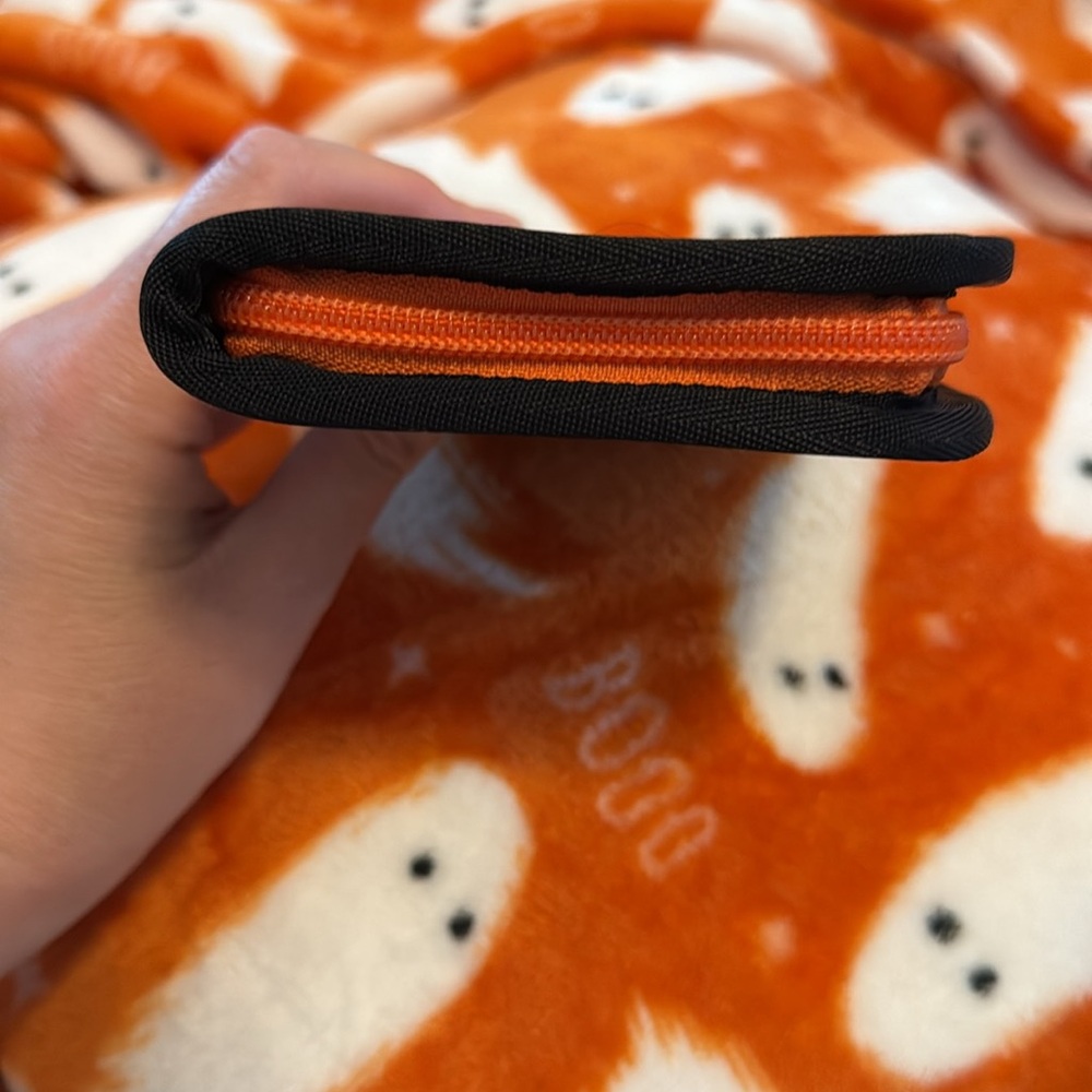 Disney Harvey’s Halloween Wallet with Mickey and Friends - Picture 4 of 8